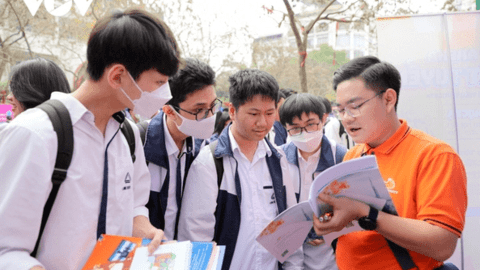 Hỗn loạn "tư vấn tuyển sinh" trên TikTok, chuyên gia đưa ra lời khuyên cho thí sinh