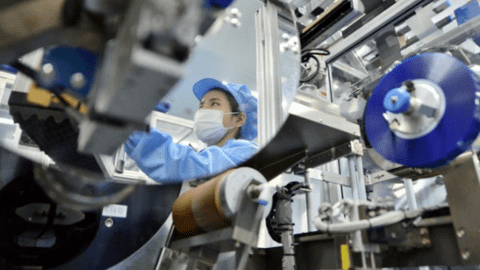 Tăng trưởng nhờ dịch vụ và FDI chất lượng cao
