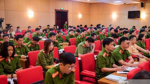 Tập huấn nâng cao ứng dụng thi hành Luật Cảnh sát cơ động