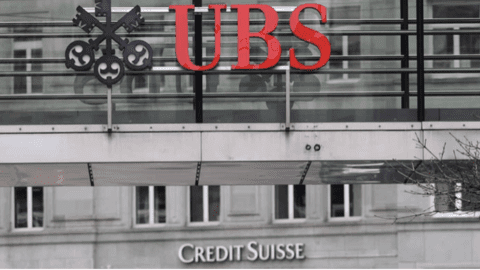 Thuỵ Sĩ ‘vã mồ hôi’ với cuộc ‘hôn nhân’ vội vã giữa UBS và Credit Suisse