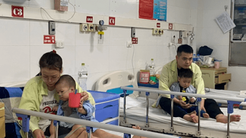 Virus RSV dễ gây bệnh nặng ở người thuộc nhóm tuổi nào?