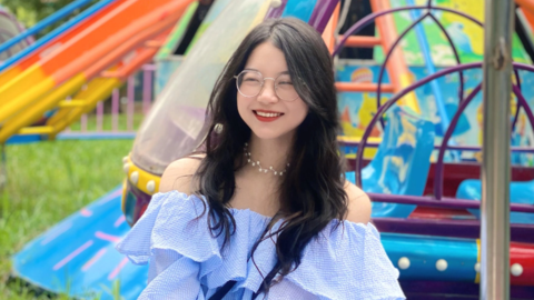 Nữ sinh được tuyển thẳng vào Đại học Ngoại thương chia sẻ bí quyết học tốt môn Văn
