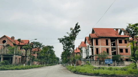 'Tắc' dự án bất động sản: Địa phương hỏi Bộ, Bộ không trả lời...