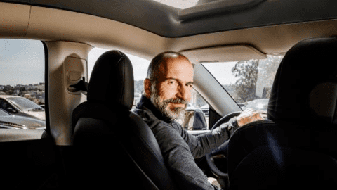 CEO Uber ‘giả dạng’ tài xế và cái kết: Bị khách bùng tip và app phạt, nhưng lôi kéo được vô số tài xế từ đối thủ, vực dậy công ty khỏi khủng hoảng