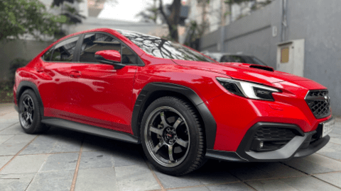 Dù là xe Nhật hiếm, chiếc Subaru WRX chưa chạy hết rốt-đa bán rẻ hơn xe mới 400 triệu đồng, chủ xe còn tặng thêm nhiều đồ hiệu cho người mua