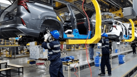 Trung Quốc: Nới lỏng phòng dịch giúp đà phục hồi kinh tế tăng tốc