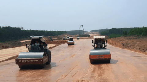 Thiếu khu tái định cư, dự án cao tốc Bắc - Nam chậm bàn giao mặt bằng