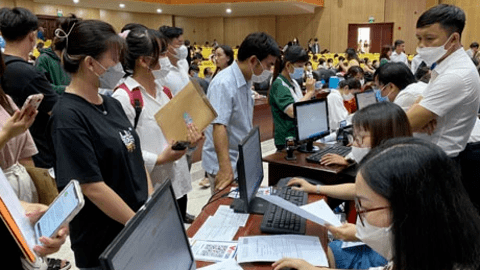 Đã xét tuyển online sao vẫn đòi nộp hồ sơ giấy?