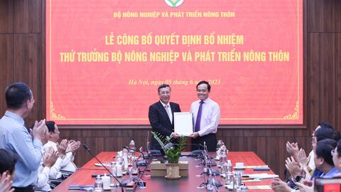Trao quyết định bổ nhiệm tân Thứ trưởng Bộ NN&PTNT