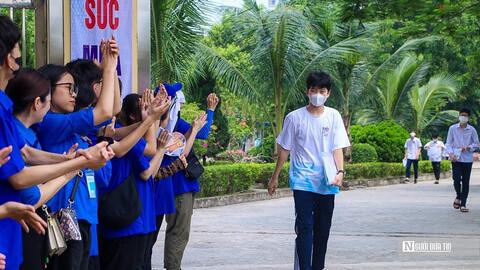 Hà Nội: Thí sinh tiếp tục chinh phục bài thi vào lớp 10 chuyên