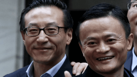 Chân dung tân Chủ tịch Alibaba: Là bạn tri kỷ của Jack Ma, từ vị trí lương 50 USD/tháng đến chiếc ghế Chủ tịch đế chế 240 tỷ USD