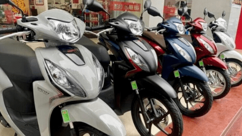 Giá Honda Vision bất ngờ lao dốc tại đại lý, giảm sâu xuống dưới giá đề xuất