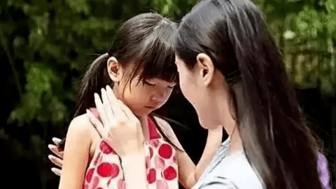 Hai kiểu nuôi dạy con tưởng hoàn hảo nhưng càng ngày càng khiến con đi 'giật lùi'