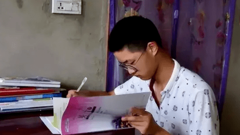 Học sinh giỏi nhất trường thi đại học đạt điểm dưới trung bình và sự thật đau lòng phía sau