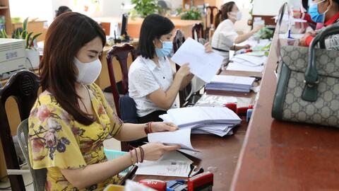 Cán bộ, công chức bị kỷ luật sẽ xếp loại không hoàn thành nhiệm vụ