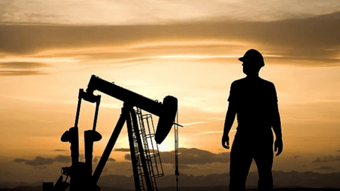 Giá dầu có thể lên 90 USD/thùng