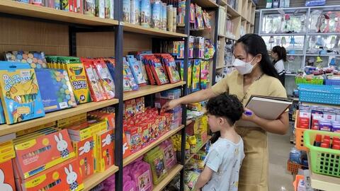 Thị trường đồ dùng học tập nhộn nhịp trước thềm năm học mới