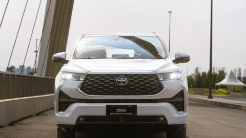 Đại lý báo Toyota Innova 2024 đã về Việt Nam, sắp ra mắt với 2 cấu hình truyền động, giá có thể tới 1,1 tỷ