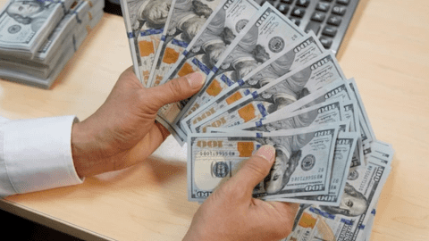 Giá USD ngân hàng tiếp tục tăng, lên gần 24.300 đồng