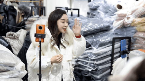 Giới livestream bán hàng ở Trung Quốc khó sống: Phá giá thị trường, bị các đầu mối tẩy chay