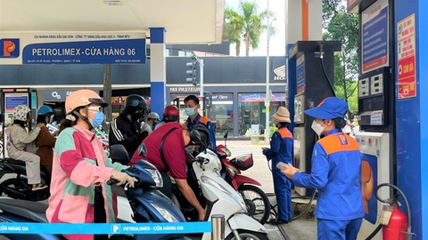 Cử tri TP.HCM kiến nghị xây dựng Trung tâm dự trữ xăng dầu quốc gia