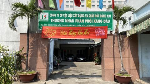 Cổ đông lớn đua nhau thoái vốn khỏi một doanh nghiệp xăng dầu