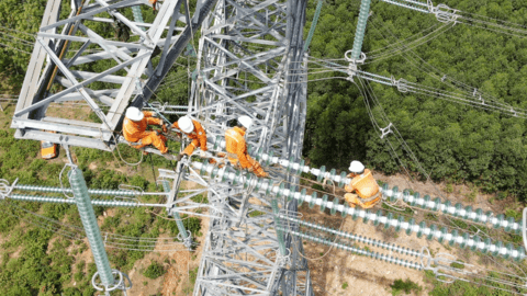 Triển khai giải pháp bảo đảm cung ứng điện, xăng dầu trong thời gian tới