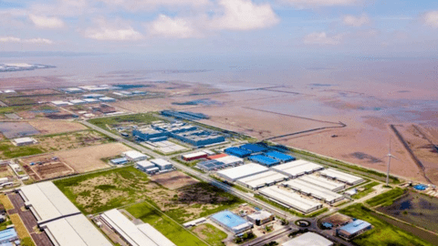 Đất công nghiệp hấp thụ cao kỷ lục