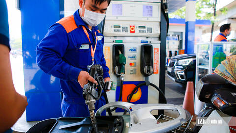 Bộ Tài chính đề xuất giảm 50% thuế bảo vệ môi trường đối với xăng dầu