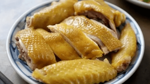 Ăn thịt gà hâm lại dễ bị ung thư?