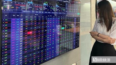 Lăng kính chứng khoán 27/11: Nên xuống tiền cổ phiếu ngành nào?