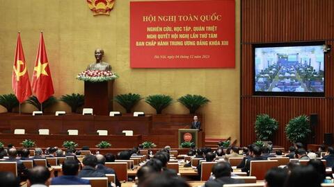 Cán bộ, đảng viên học tập Nghị quyết Hội nghị Trung ương 8