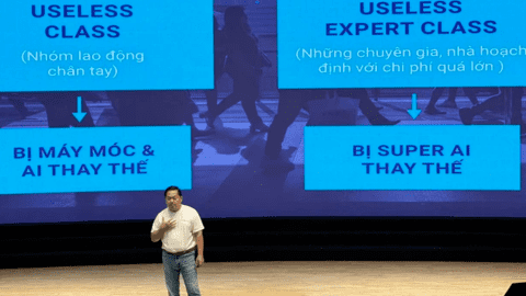 Ông Hoàng Nam Tiến nói về "tầng lớp vô dụng" mới: Lập trình viên, dân marketing, hàng chục ngàn cô gái xinh đẹp đang ngồi ở quầy ngân hàng được học hành tử tế sẽ mất việc!