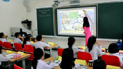Bộ GD&ĐT yêu cầu không “chèn” giáo dục ngoài giờ vào tiết học chính khóa
