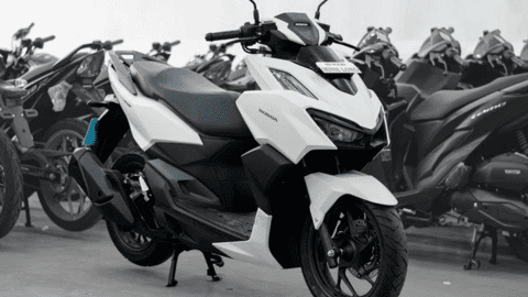 Honda Varion 160 nhận ưu đãi hàng triệu đồng tại đại lý, tặng kèm điện thoại Samsung