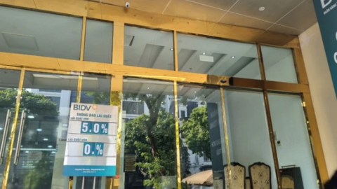Vì sao lãi suất 'thủng đáy' nhưng tiền gửi vẫn tăng kỷ lục?