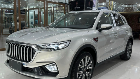 Lô Hongqi HS5 đầu tiên về Việt Nam: Nhiều option cao cấp, chỉ chờ giá cạnh tranh Santa Fe