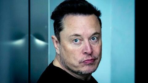Xe điện ‘ế’, Elon Musk đang phải làm điều chưa từng có trong lịch sử dù cực kỳ ghét, còn vô tình làm giàu cho 'kẻ thù' Mark Zuckerberg
