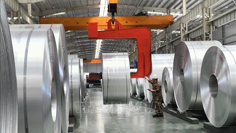 Báo động nhập khẩu thép cán nóng: Cần thiết điều tra phòng vệ