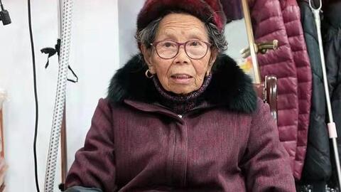 53 tuổi khởi nghiệp với 10 triệu đồng, 90 tuổi mới trả xong khoản nợ 70 tỷ, nhưng người phụ nữ này vẫn khiến hàng triệu người nể trọng!