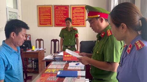 Khởi tố, bắt giam nhân viên Văn phòng đăng ký đất đai