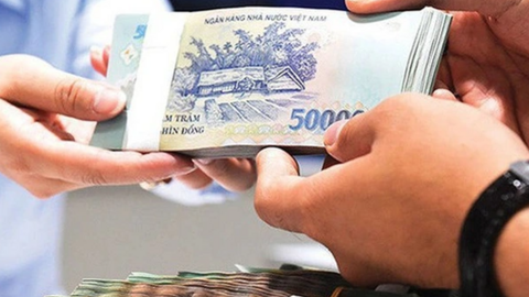 Hai ngân hàng bất ngờ quay đầu giảm lãi suất tiết kiệm