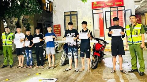 Quỳ Châu (Nghệ An): Bắt 8 thanh thiếu niên chặn xe, gây thương tích cho người dân