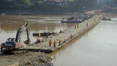Cầu phao Phong Châu thông xe trở lại