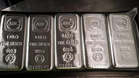 Giá bạc leo đỉnh 12 năm