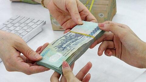 Hỏi - đáp pháp luật: Đề nghị tòa soạn cho biết, pháp luật quy định như thế nào về việc trả lương thông qua người cai thầu?