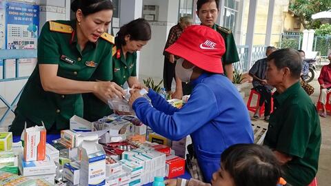 An Giang: Khám bệnh, cấp thuốc nhân kỷ niệm Ngày thành lập Quân đội