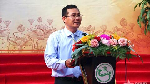 Khai mạc trưng bày chuyên đề và triển lãm ảnh “Văn học, nghệ thuật Cần Thơ chặng đường 50 năm”
