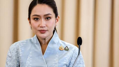Thủ tướng Thái Lan bị đình chỉ nhiệm vụ