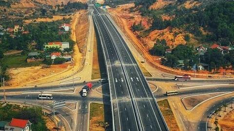 Thủ tướng yêu cầu đẩy nhanh tiến độ công trình trọng điểm quốc gia